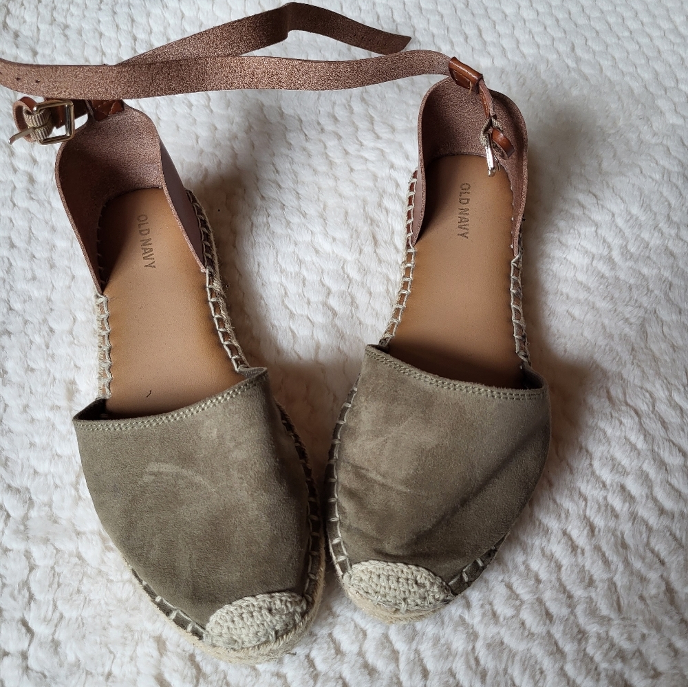 Old Navy sandals